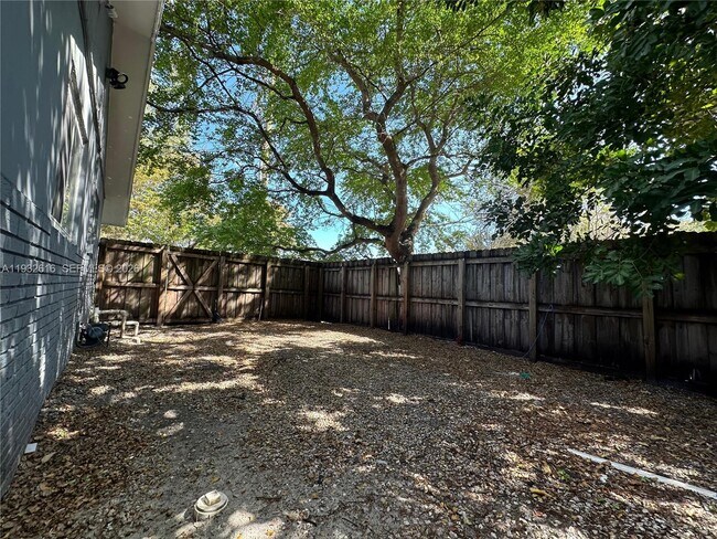 Building Photo - 647 NW 3rd Ave