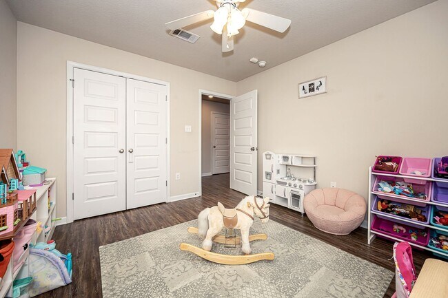 Building Photo - 9125 Bellewood Dr