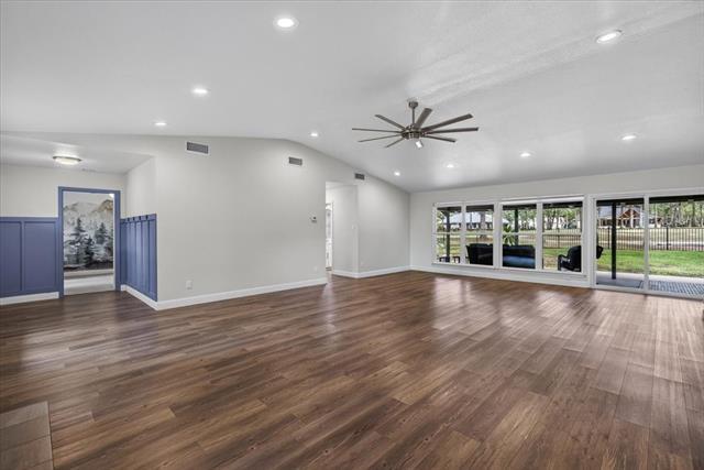 Building Photo - 127 Pinnacle Club Dr