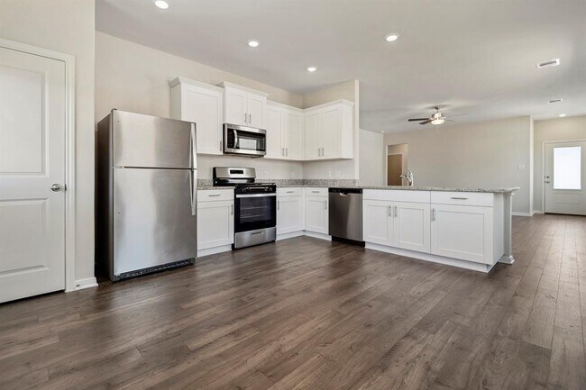 Building Photo - 16434 Blossom Grv Dr