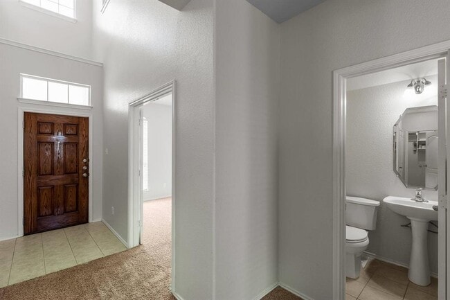 Building Photo - 124 Amberwood Ct