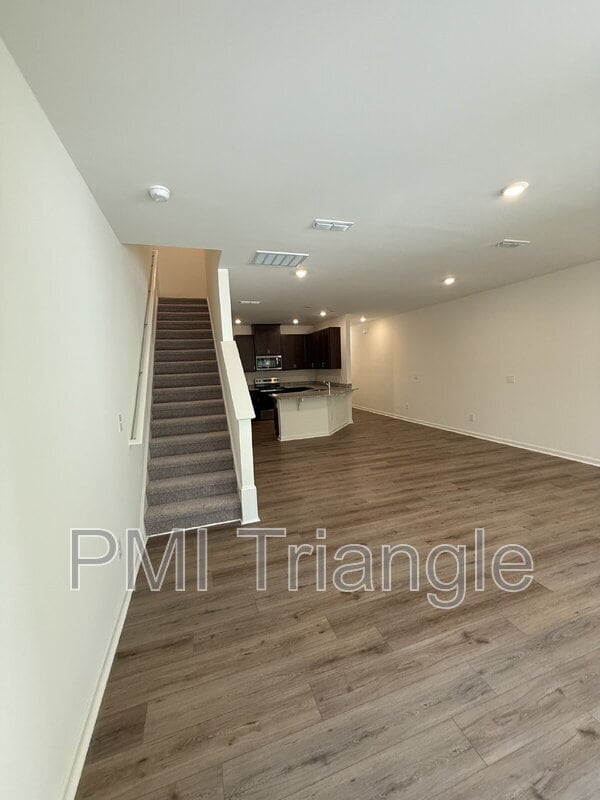 Building Photo - 138 Parker Ln