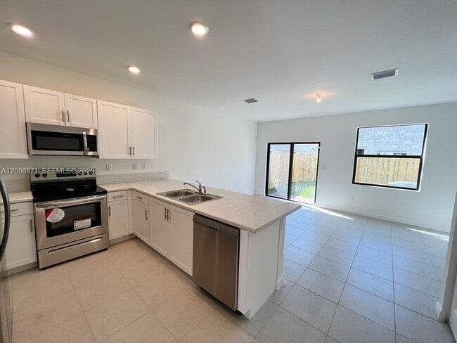 Building Photo - 11876 SW 245 Ter