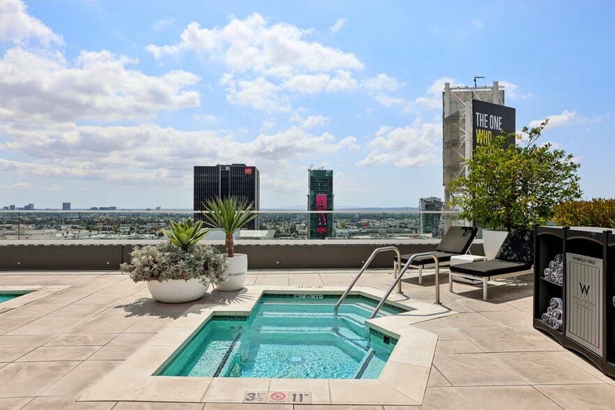 Building Photo - 6250 HOLLYWOOD Blvd