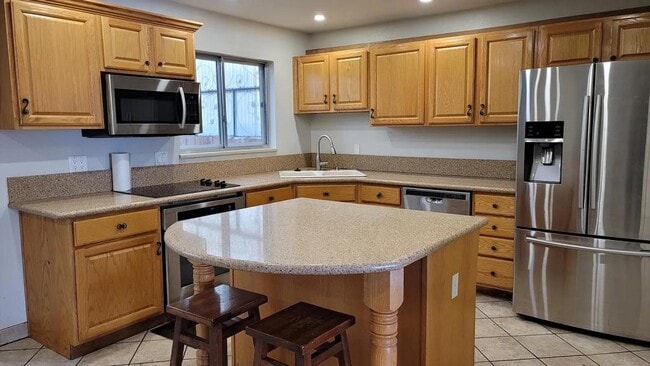 Building Photo - 9209 E Nassau Ave