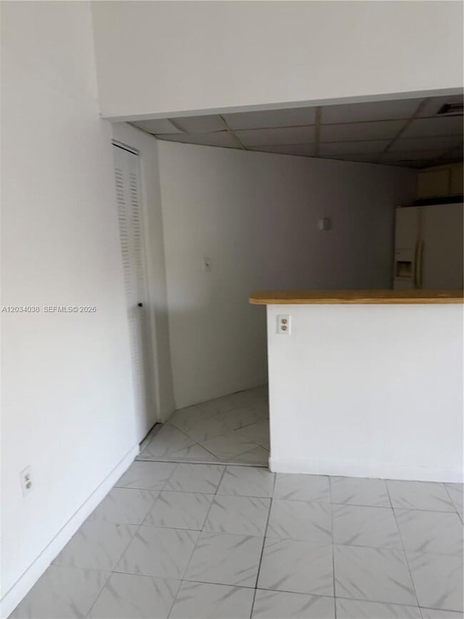 Building Photo - 9429 Fontainebleau Blvd