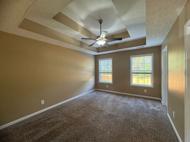 Building Photo - Gorgeous 5 Bedroom Home