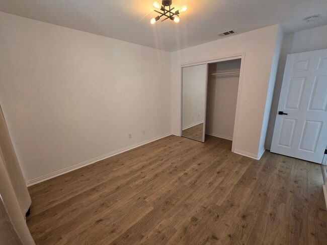 Building Photo - 711 Willie Way