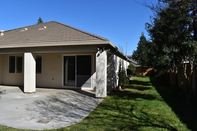 Building Photo - 2261 Pillsbury Rd