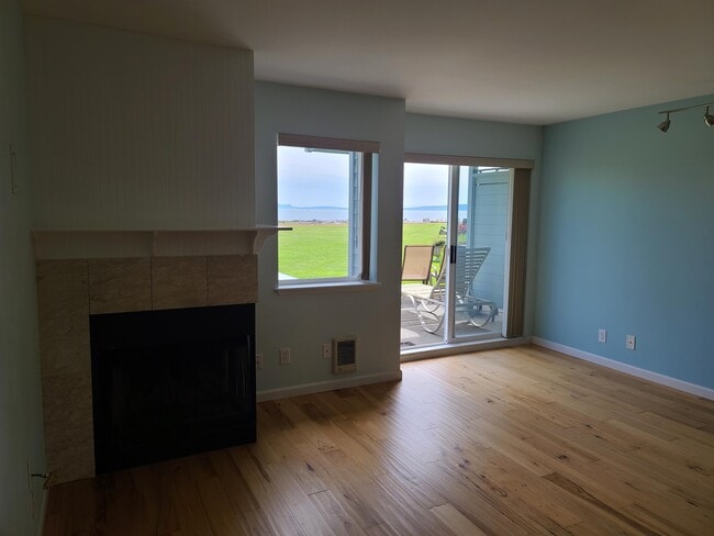 Building Photo - 1728 Edwards Dr