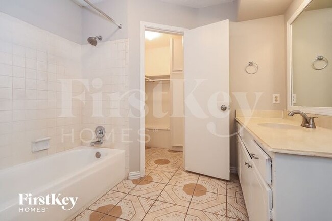 Building Photo - 5614 Rivergate Dr