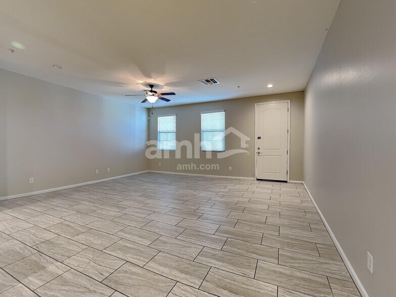 Building Photo - 20715 W Thomas Rd