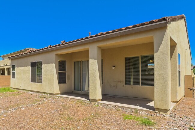 Building Photo - 122 E Camino Rancho Cielo