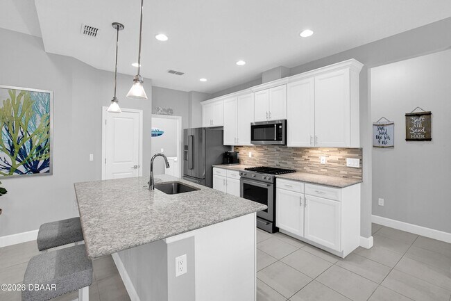 Building Photo - 487 Margaritaville Ave