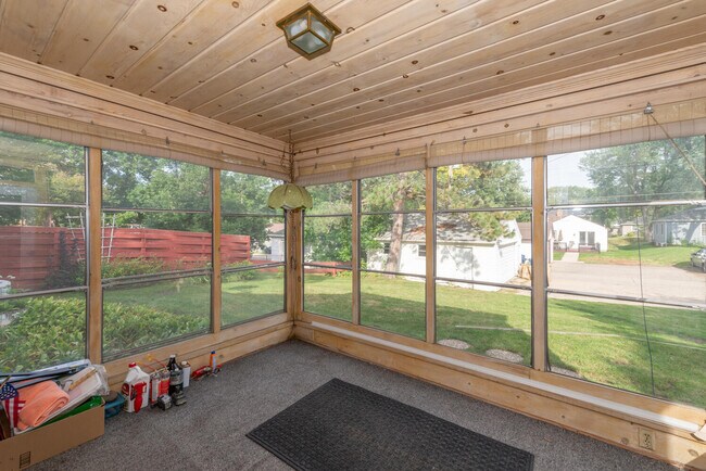 Building Photo - 6825 Xerxes Ave S