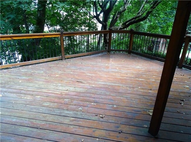 Building Photo - Beautiful 3 bedroom, 1.5 Bath in Mt. Lebanon!!