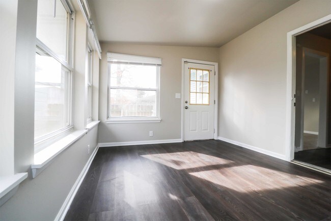 Building Photo - 3239 W 51st Pl