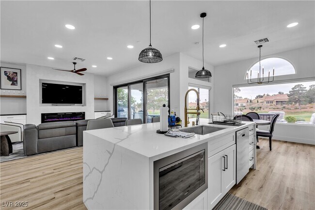 Building Photo - 9513 Villa Ridge Dr