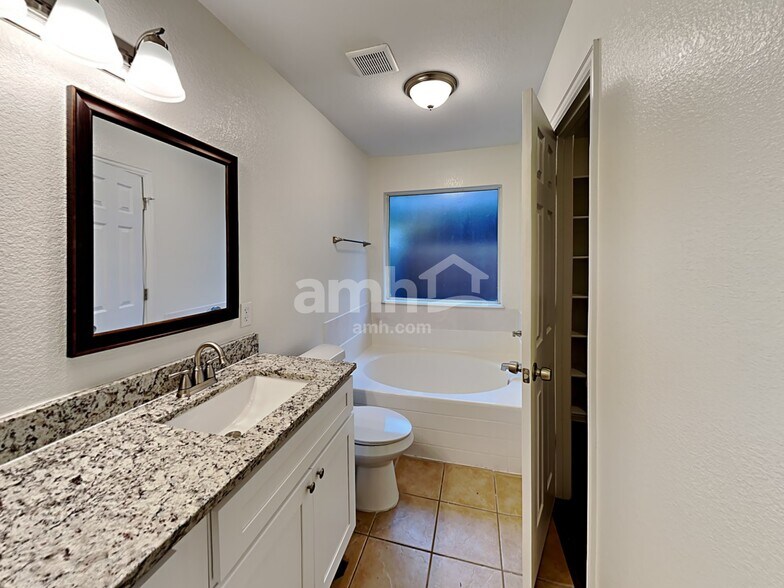 Building Photo - 87 Elmwood Trail