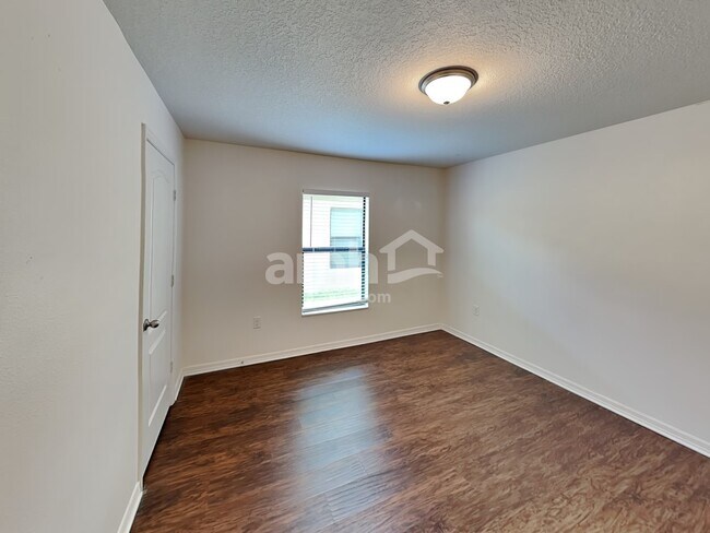 Building Photo - 1214 Brenton Leaf Dr