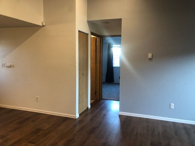 Building Photo - Kent Easthill 3 Bedroom Rambler