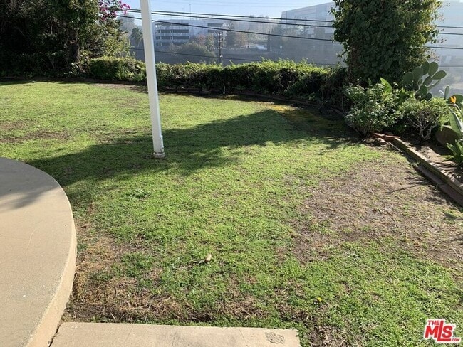 Building Photo - 5604 Chariton Ave