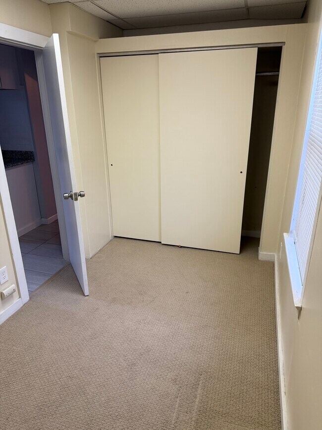 Building Photo - 3115 S Racine Ave