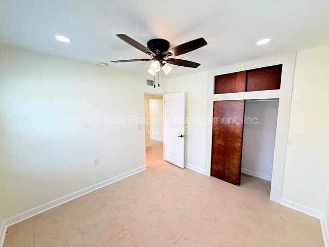 Building Photo - 1000 Bay Pine Blvd