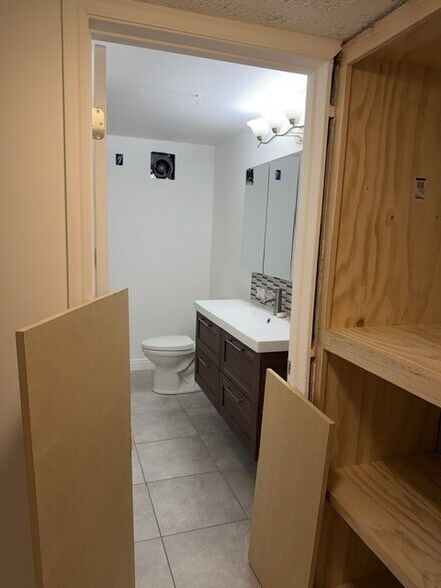 Building Photo - 437 E 1070 S