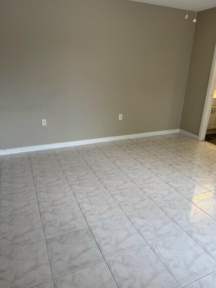 Building Photo - 6927 69th Way