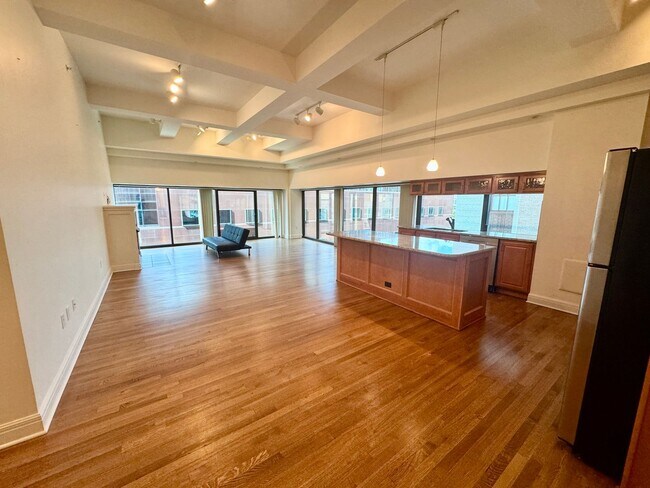 Building Photo - Wallstreet Tower Condo