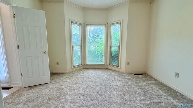 Building Photo - 113 Nobleton Ln NW