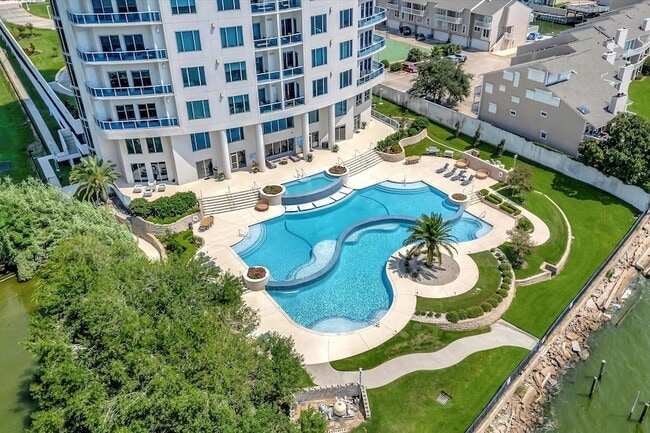 Building Photo - 4821 E NASA Pkwy