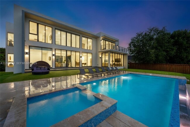 Building Photo - 5420 SW 72nd Ave