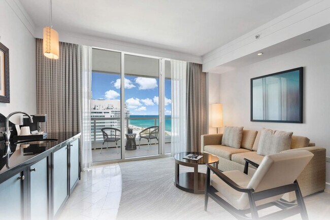 Building Photo - 4391 Collins Ave