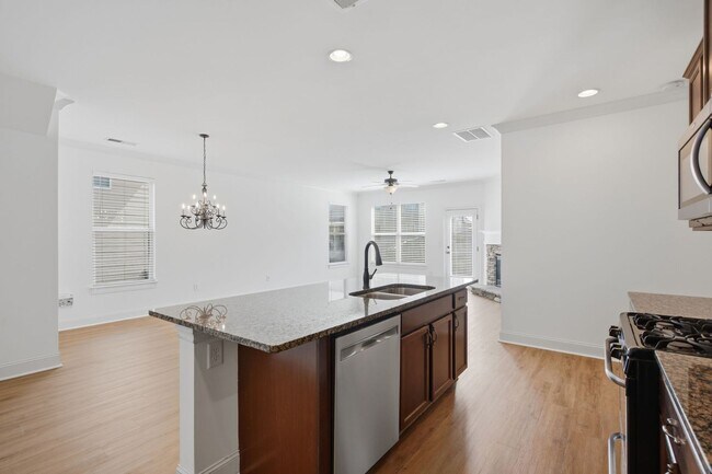 Building Photo - 5 Bedroom Home in Bridgetowne Near The Crossing at Coal Mountain