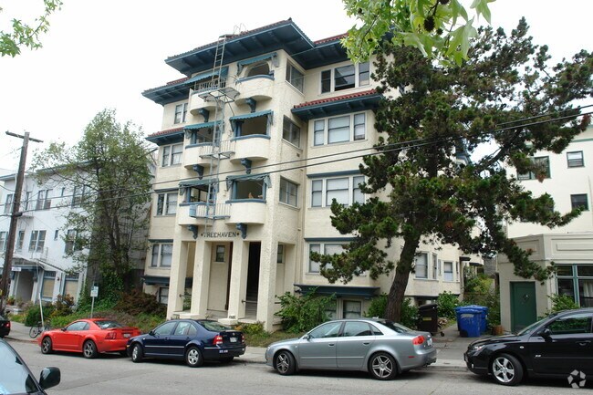 Building Photo - Treehaven