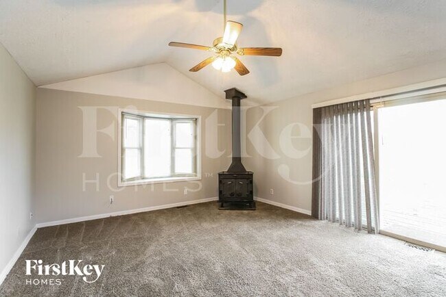 Building Photo - 10100 E 63rd St