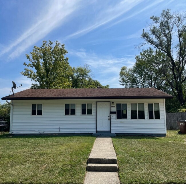 Primary Photo - 4910 Porterfield Dr