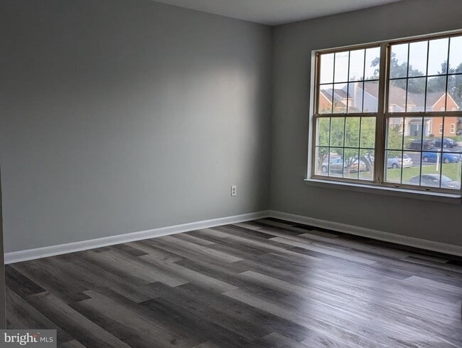 Building Photo - 1076 Spring Valley Ct