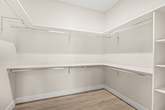 Building Photo - Stonecrest South STE 105 &amp; Unit 205
