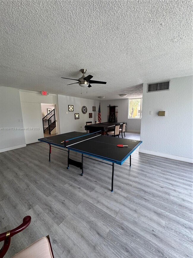 Building Photo - 6841 SW 147th Ave