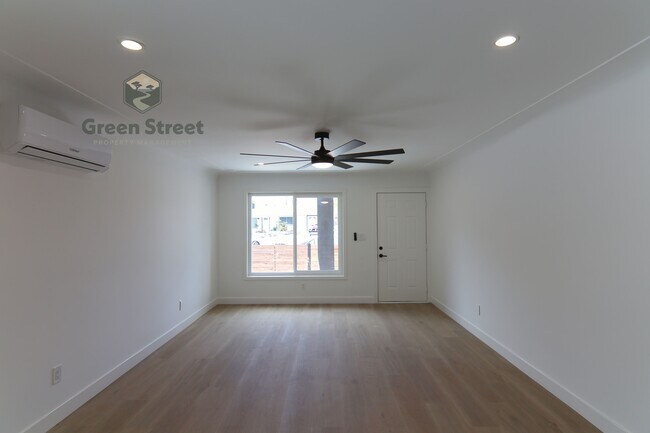 Building Photo - 6831 Amherst St