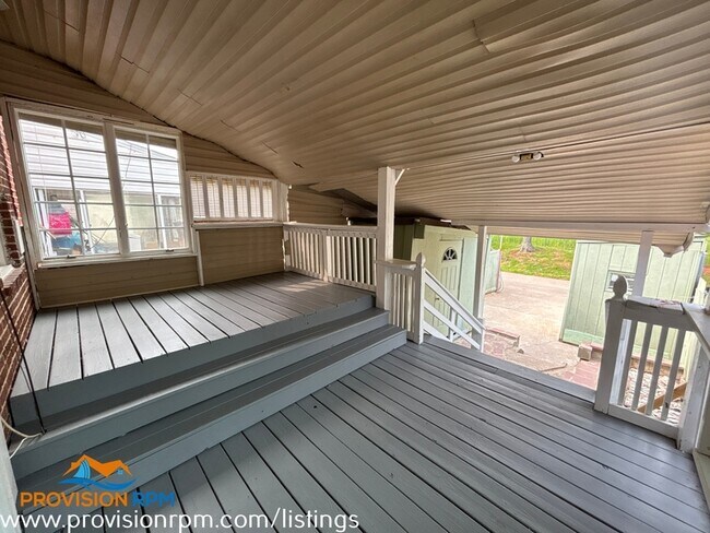 Building Photo - 1609 Riverwood Rd