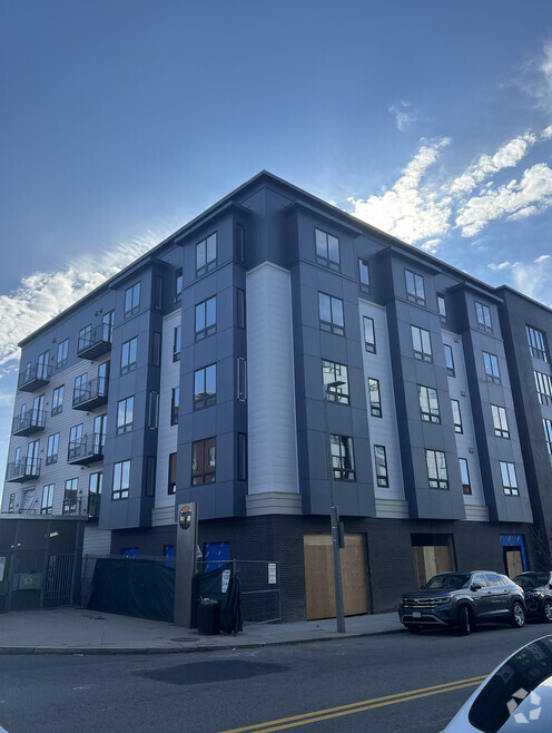 Building Photo - The Frances at Ashmont Flats