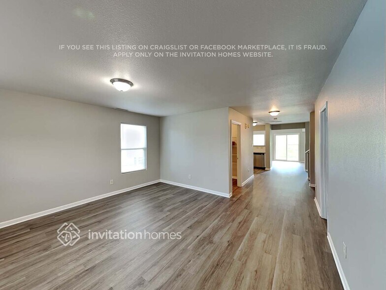 Building Photo - 952 Littleton Dr