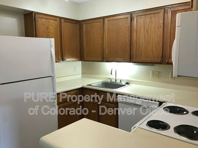 Building Photo - 427 Wright St