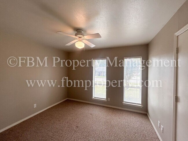 Building Photo - 1700 Charlottesville Dr