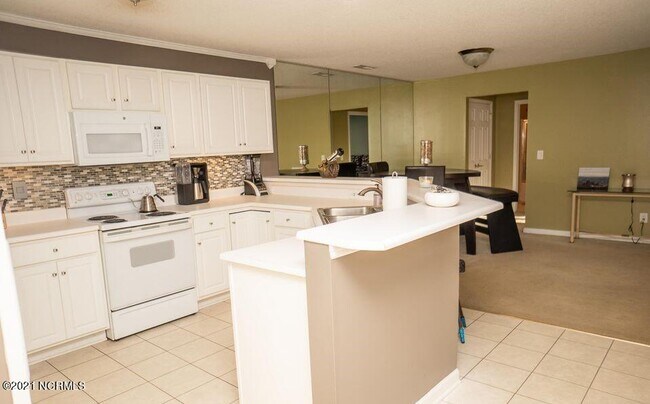 Building Photo - 5002 Hunters Trail