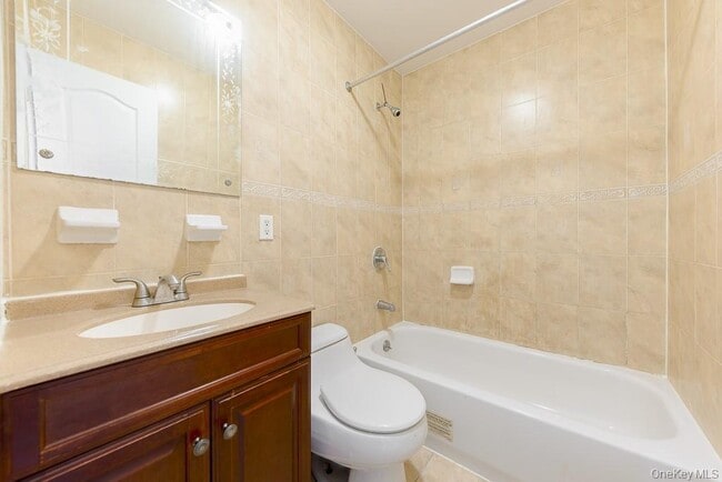 Building Photo - 954 E 104th St